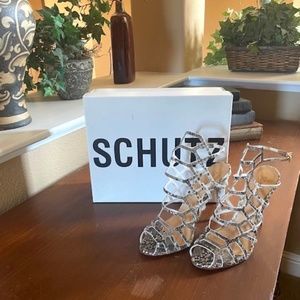 Schultz Juliana Pearl sandal.  Size 8